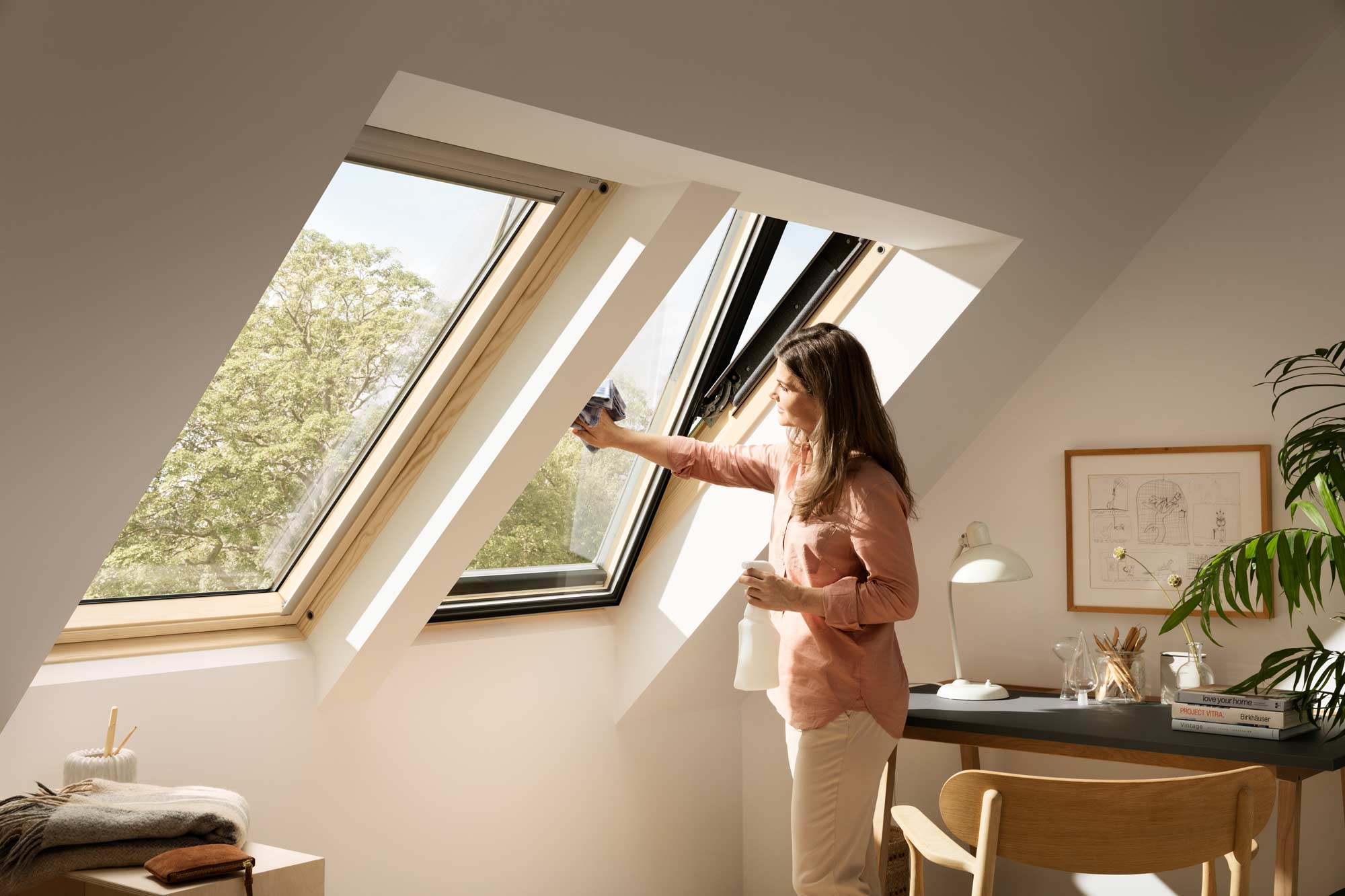 Мансардные окна velux купить. Окно мансардное Velux GLL 1061b. Мансардное окно Velux. Велюкс мансардные окна 94 140.